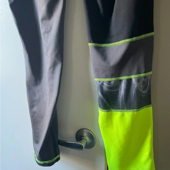 Misses size XL Black and Gray active pants with Green Accents brand is FLX - Picture 5 of 7